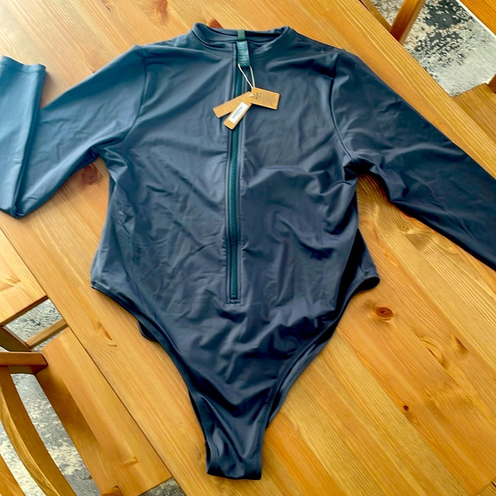 Skims NWT Swim Sculpting Long Sleeve Gunmetal   SW-LSO--0150